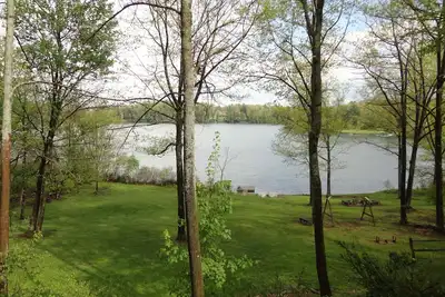 Image de Maison Lago | Accueil au bord du lac avec WiFi, bain à remous, bateaux, quai et accès au lac Walkout
