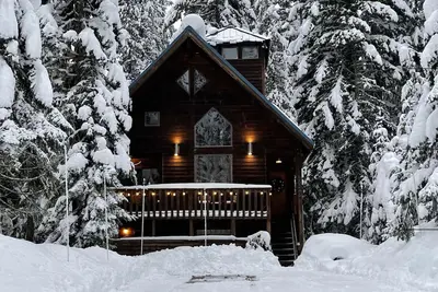Image de Maison de montagne de luxe dans un camp gouvernemental. Réservez pour le camp de ski! 6-8 personnes, chien ok