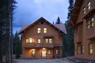 Image de Chalet bavarois | Ski-In, Ski Out | 3 chambres | 3. 5 bains | Kachina Village