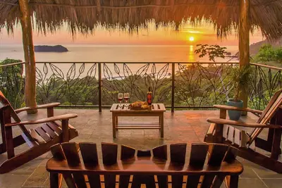Image de Exclusive Luxury Estate w \/ Unmatched Ocean Views, le plus proche de Manuel Ant. Ntl Park