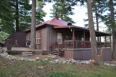 Image de Cozy 3 chambres 2 salles de bain historique Cabin Retreat emplacement parfait!