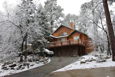 Image de Nouvelle cabane en rondins Moonridge, 3bd, 3ba, 10 couchages, Walk To Slopes, Ntl. Forêt