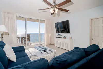 Image de Magnifique Front De Mer 2br / 2ba ÉTAGE INFÉRIEUR, Vues EXTRÊMES Et Couchers De Soleil! ! ! !
