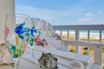 Image de Magnifique dernier étage - Condo de luxe en bord de mer avec garage!