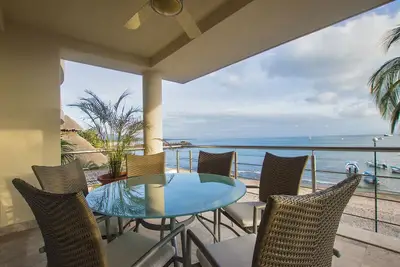 Image de Escapade parfaite pour les surfeurs et condo familial en bord de mer