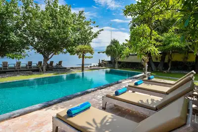 Image de Villa exotique en bord de mer dans le nord serein
