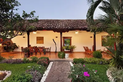 Image de Villa Adela, maison coloniale rénovée, 12. 000 m², w \/ piscine, au coeur de