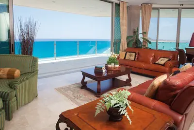 Superbe Penthouse sur l'eau 3br \/ 4 Ba pour 10 personnes (End Unit)