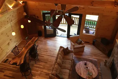 Image de Belle cabane en rondins-15 Min à Asheville! 20 minutes à Biltmore! Les brasseries locales abondent
