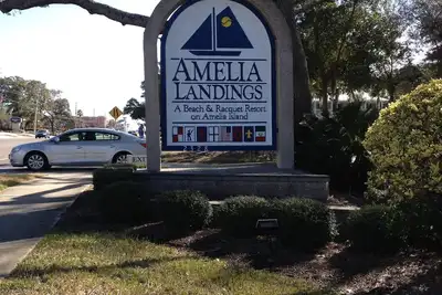 Image de Luxe Amelia Island 2 Br / 2 Bath Condo Surplombant la piscine