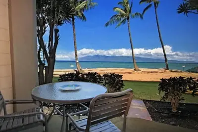 Image de Ocean Front Studio Condo - Rez de chaussée, à pied de l'unité et sur la plage