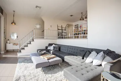 Image de Venice Beach- Walk To Abbott Kinney, Beach, Canals. Contemporain 3b / 2. 5b