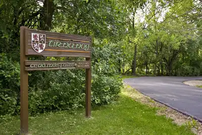 Image de Tir Na Nog est un domaine privé avec un parcours de golf de 9 trous