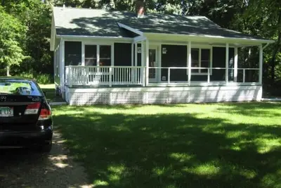 Image de John's Beachside Cottage - Courte distance de marche de la magnifique plage du lac Michigan