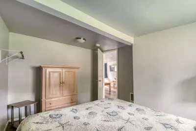 Image de Surf Haven Unit B avec bain à remous et foyer près des plages de surf