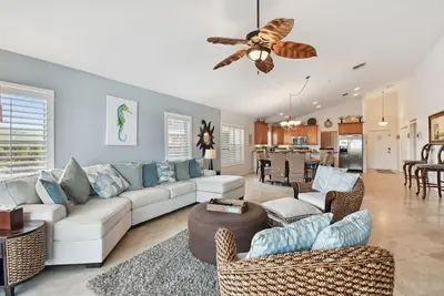 Image de Luxe 3 Br w / Bonus Room Condo - Oceanside au coeur Indian Rocks Beach, Fl