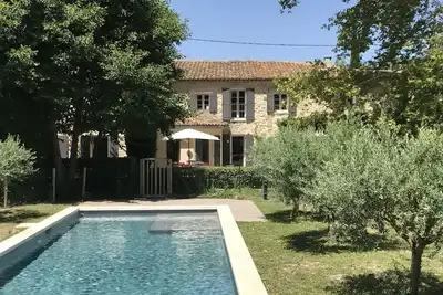 Image de Isle/Sorgue- Mas provençal rénové avec piscine 15x4 et grand jardin