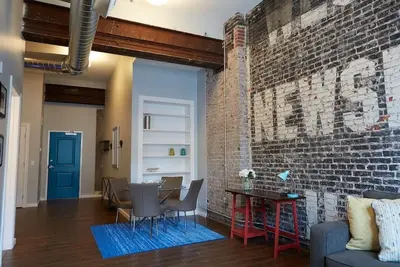 Image de 1 Br Loft RÉNOVÉ Loft Downtown Kansas City Dans Un BÂTIMENT Historique