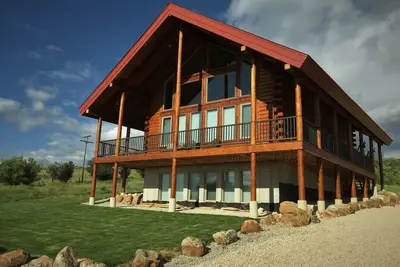 Image de Profitez de notre nouvelle construction de 5 chambres 3. 5 cabines en rondins de bain dans le magnifique Bear Lake Utah!