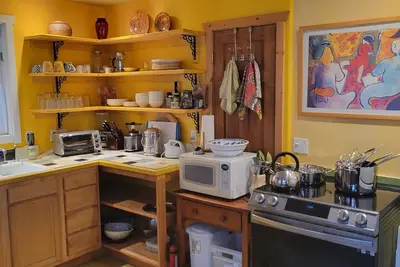 Image de Mapleton Hill - Artistes appartement coloré dans l'accueil Accueil
