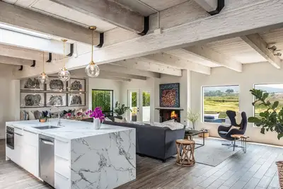 Image de Carmel moderne Hacienda Flâner Distance de la ville W / 3 chambres et 3. 5 Bains