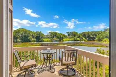 Image de Spacieux Tree Loft Cottage sur Seabrook Island - Animal Familier!