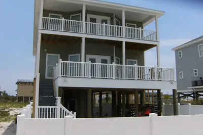 Image de Jusqu'à 40% de rabais sur les dates restantes jusqu'en novembre. Piscine privée de 5 chambres.