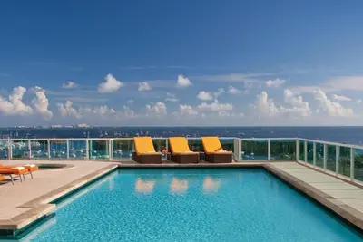 Image de Beautiful & Luxury Condo \"5 Star Hotel\" pour aussi peu que 125 $ la nuit! Parking Gratuit inclus