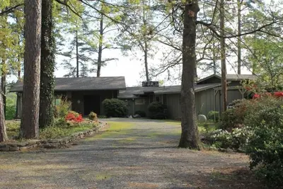 Image de Dogwood Point Lake House sur le lac Hamilton