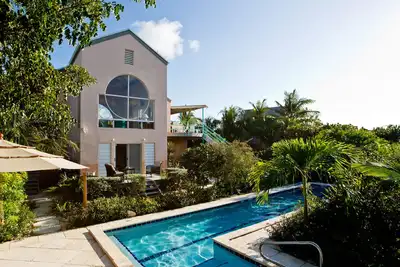Image de Villa Camilla: Piscine, 6 A sur la plage de Grace Bay, A / C, vue magnifique, plongée en apnée
