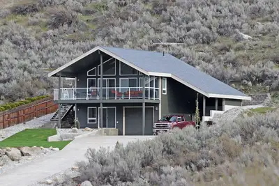 Image de Immaculée Sun Cove / Lac Entiat Accueil avec Unparalleled Lake & Mountain Views!
