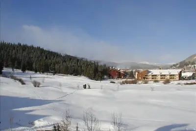 Image de Condo de 3 chambres, emplacement idéal pour les familles de ski à Super Bee Lift
