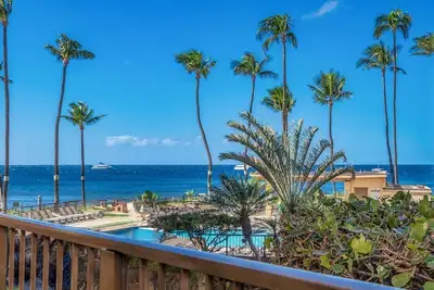 Image de Magnifiquement rénové 1b / 1b Condo avec vue sur l'océan sur Sugar Beach - Vue magnifique