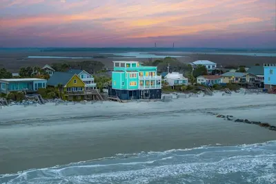 Image de Nouveau! Charleston Oceanfront Folly Waterfront - aussi près de l'eau que possible!