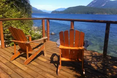 Ocean Front, des vues spectaculaires, à quelques minutes de Sechelt, un hub de Sunshine Coast!