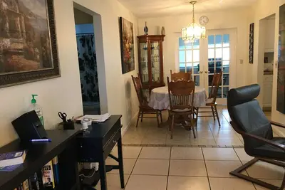 Image de Location de vacances; 3 chambres / 2 Bathin un quartier calme