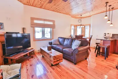 Image de Brilliant 2br 2. 5ba Townhome à Davis, Wv - étapes pour Stumptown Brewpub.
