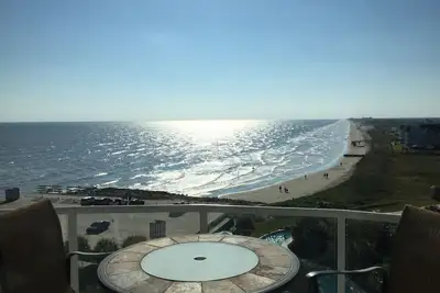 Image de Plus grande unité et balcon disponibles au Diamond Beach 5 étoiles
