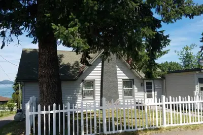 Image de Déménagé à la maison à partir de l'eau et de votre tout nouveau quai!