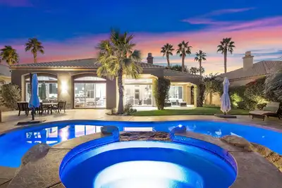 Image de Luxe Moderne Et PRIVÉ Pga West Home Donnant Sur Le Lac! Doit Voir La VIDÉO!
