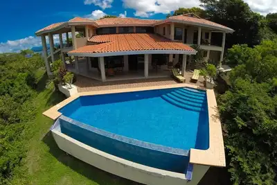 Image de Villa Quetzal - Deux étages de terrasses en plein air avec vue sur l'océan à Playa Hermosa