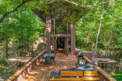 Image de Stoneflower, Fay Jones Cottage sur Eden Isle, Greers Ferry Lake