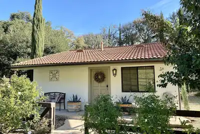 Image de Isolé Vin Country Cottage dans les collines de Santa Ynez, 5 min de la ville