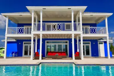 Villa Isoela. . . . Votre coin Exclusif de Paradise (Brand New Beachfront villa)