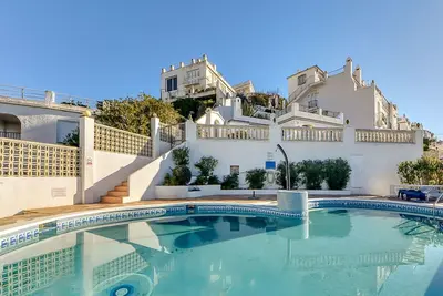 Image de Bel appartement dans une maison de vacances avec climatisation, piscine, Wifi, Tv, terrasse