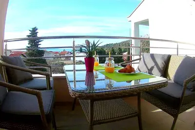 Image de Appartement d'une chambre avec le balcon et la vue sur le mer Podaca, Makarska (A-15475-b)