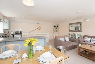 Image de Belle maison moderne dans un excellent emplacement
