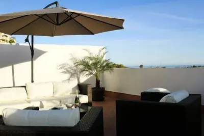 Image de appartement toit terrasse sur golf