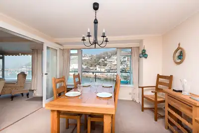 Image de Bel appartement sur le bord du port.