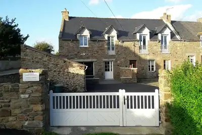 Image de chaleureuse maison renovée au calme  à 200 m de la plage de port-mer